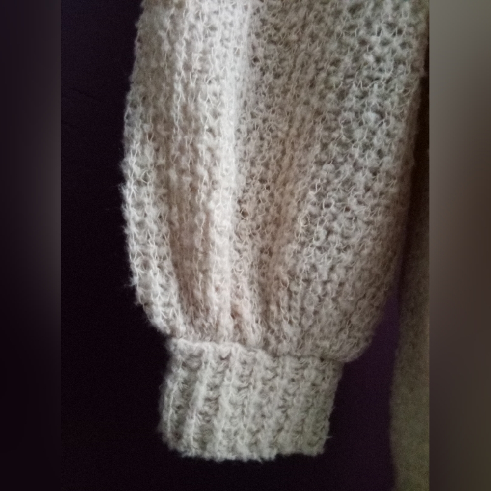 Vintage Oversize Sweater Cream, Beige size Small, medium, Italy with bow, collar - Picture 3 of 9